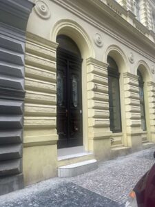 Kontakt image 1